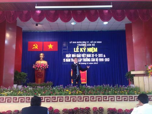 Đàm Vĩnh Hưng nhắc tên cô giáo từ cấp 1 đến hiện tại | Mr.Đàm, Ca sĩ Đàm Vĩnh Hưng, 20/11, Nhà giáo Việt Nam, Chúc mừng, Cám ơn, Về thăm trường