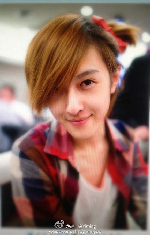 Cộng đồng mạng chao đảo vì chàng trai "đẹp hơn hoa" | Chàng trai đẹp như con gái, Trung Quốc, Chuyên gia trang điểm, Người mẫu, Zhao Yiming